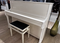 schimmel piano 114k wit 2