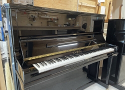 Schimmel Klavier Schwarz poliert C130T