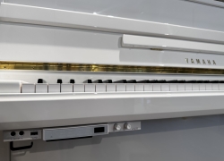 yamaha piano b2 wit transaccoust 1